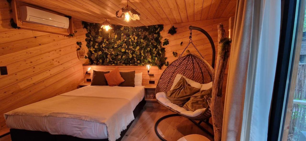 Utopia Village - Art & Nature Lodges Монс Екстериор снимка