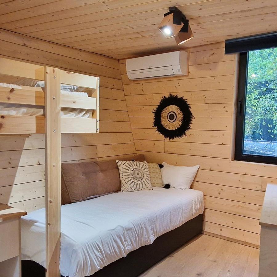 Utopia Village - Art & Nature Lodges Монс Екстериор снимка